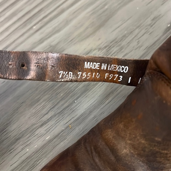 FRYE VERONICA BROWN DISTRESSED ROUND TOE BUCKLE PULL ON SHORT BOOTS 7.5B - Picture 12 of 16